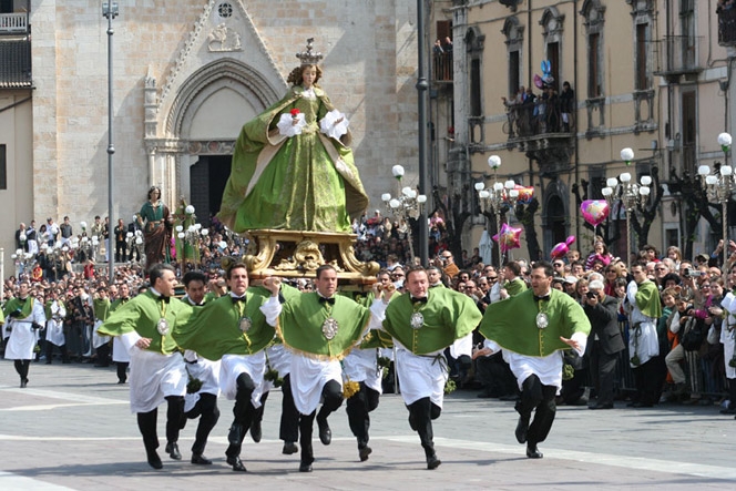 EASTER IN SULMONA